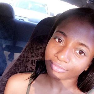 Meet your Posher, Aja